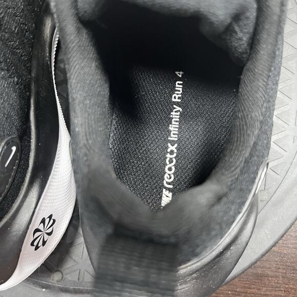 Nike Womens Size 8 ReactX Infinity Run 4 Low Black White Lace Up Athletic Shoes - Picture 6 of 10